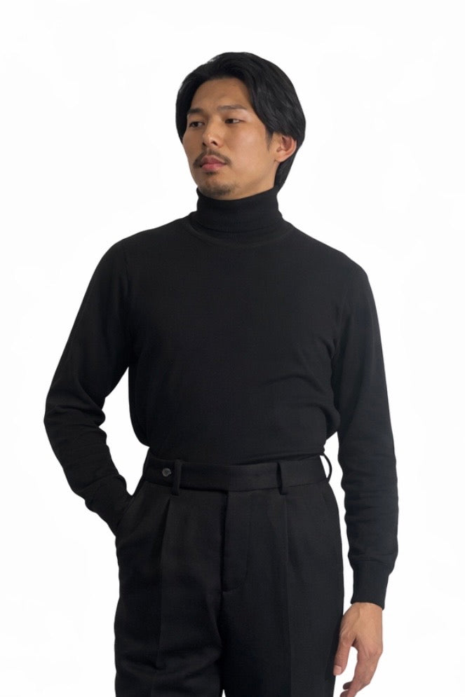 タートルネックニット