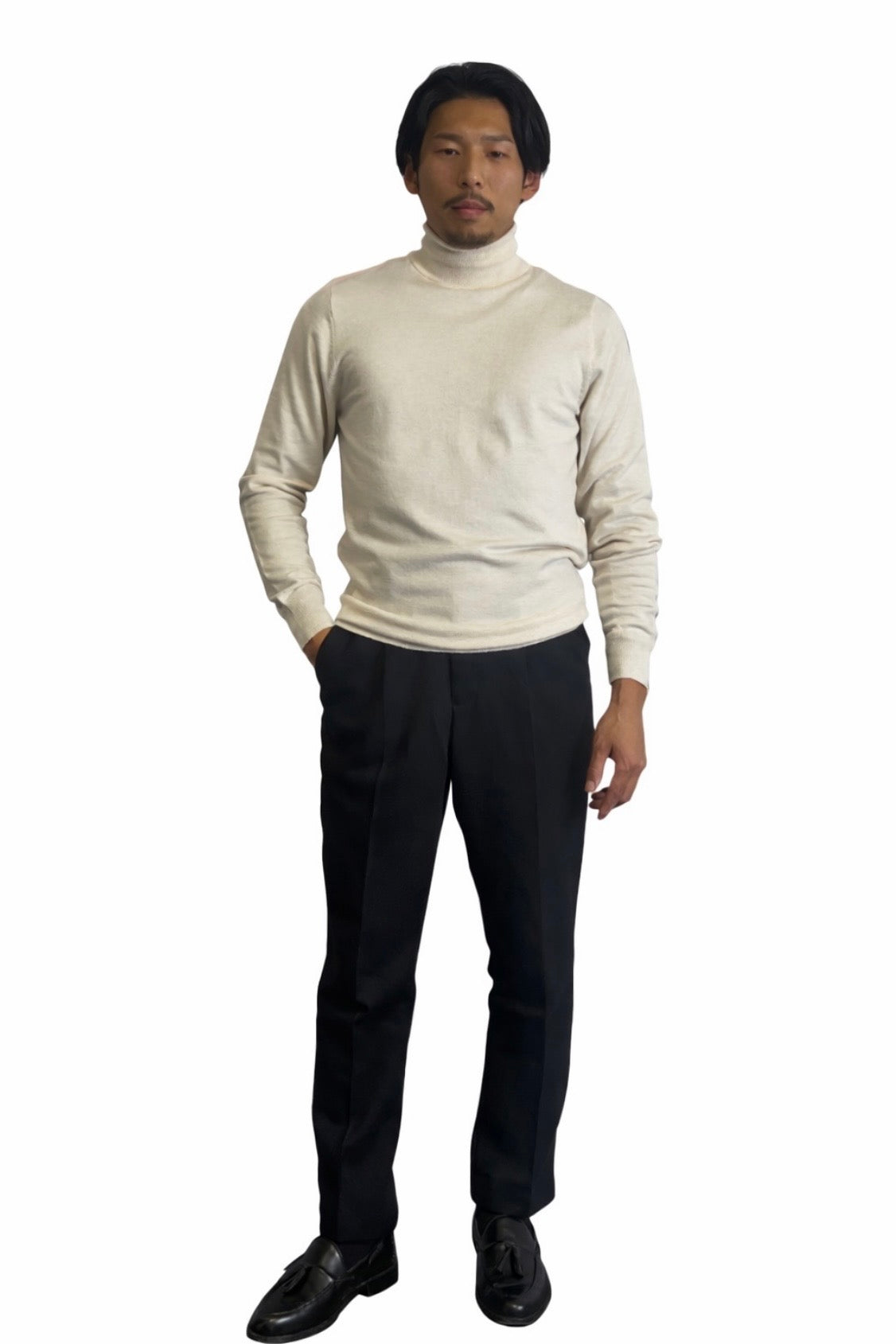 タートルネックニット