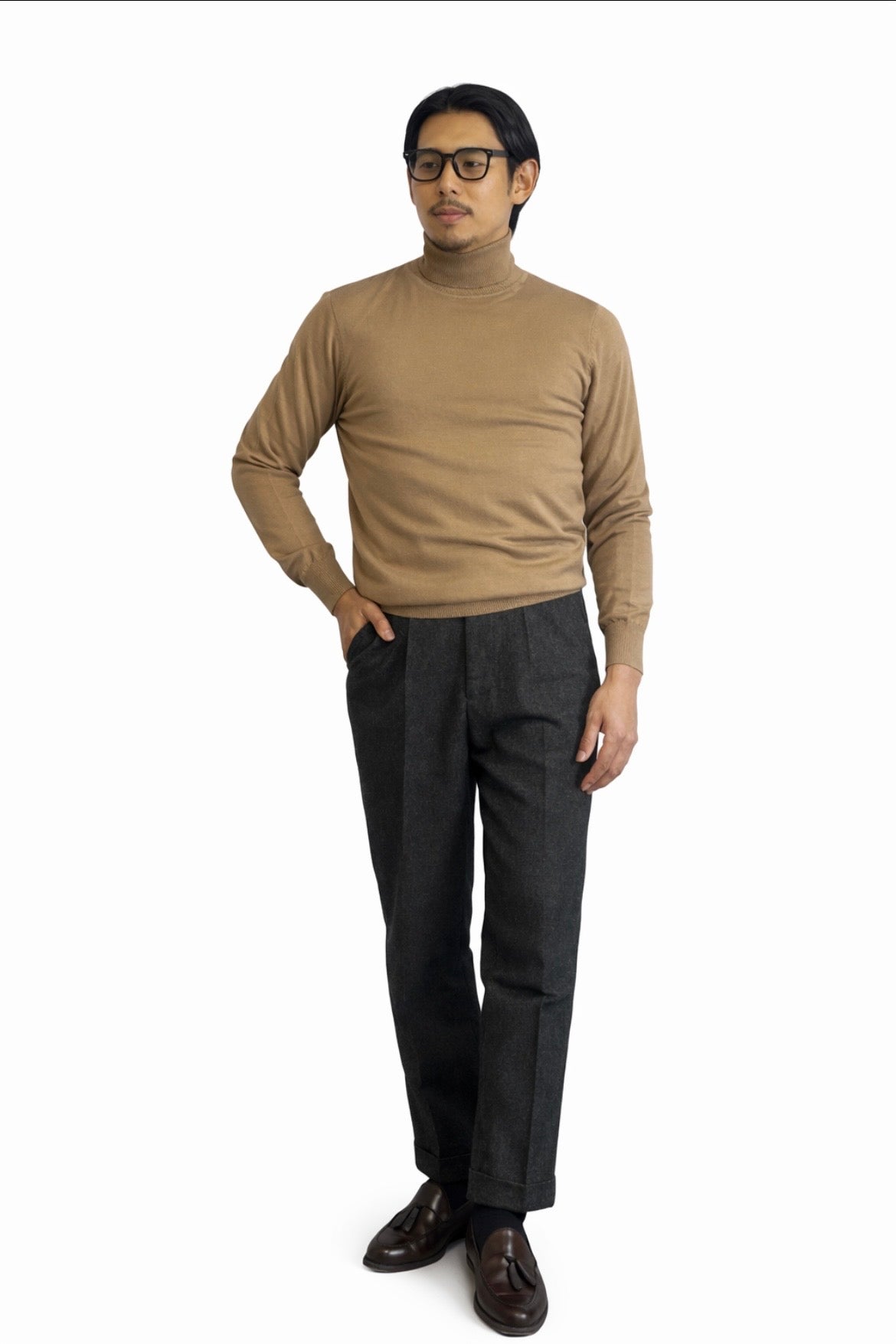 タートルネックニット