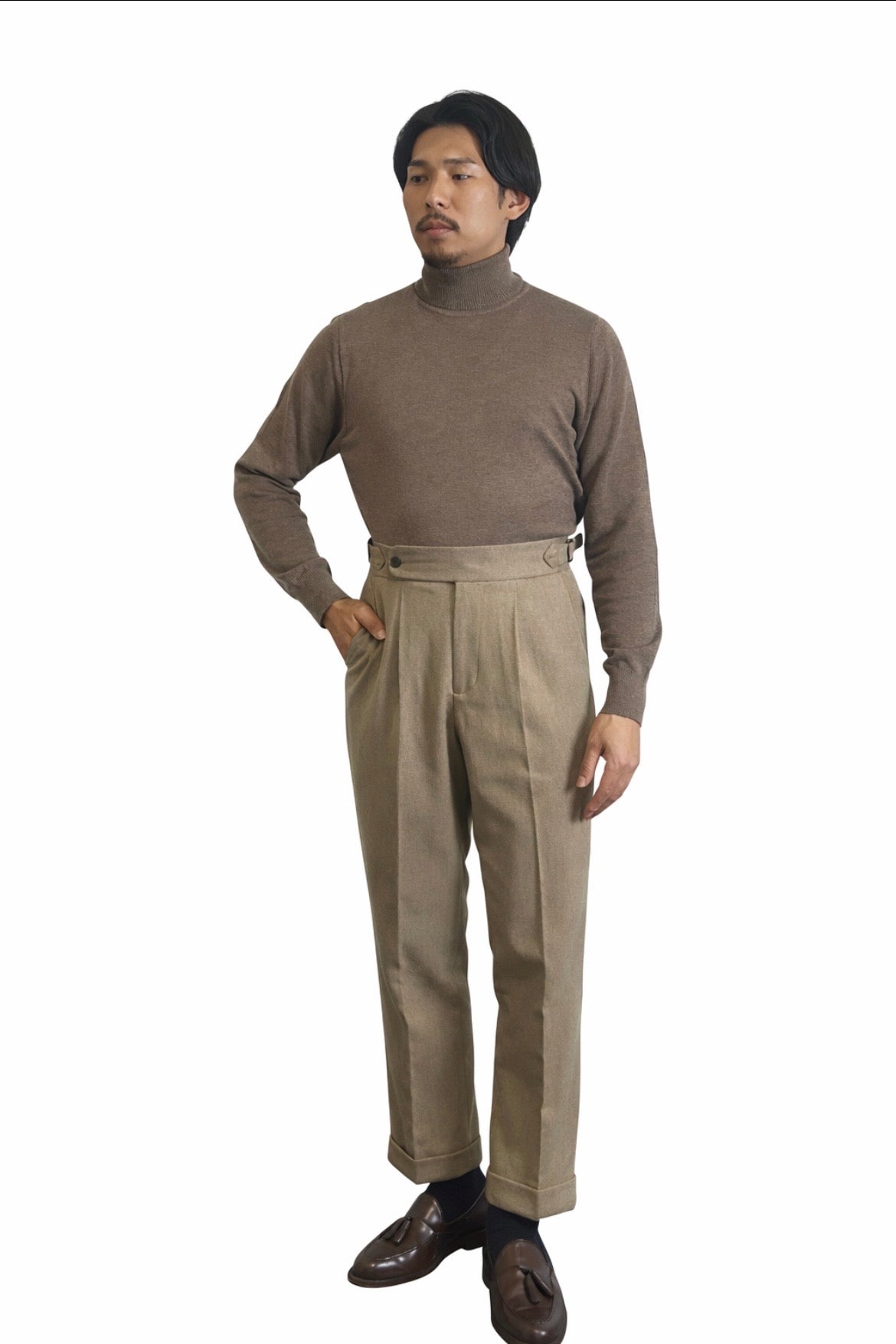 タートルネックニット